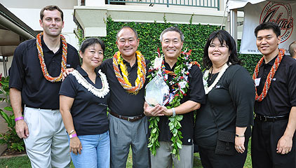 Alumni-award-presentation