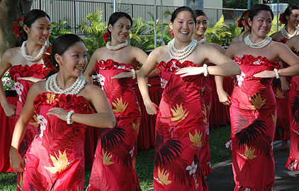 Girls-dance-at-reception