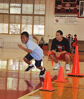 Derrick-works-with-kala