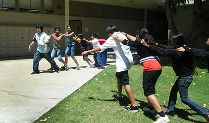 Ka`i-students-in-courtyard