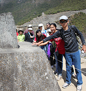 Feeling-the-energy-machu-picchu