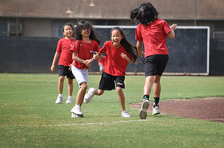 Children_on_field